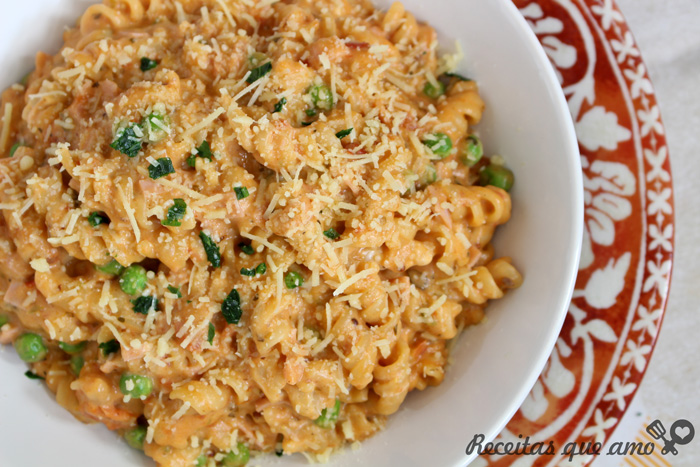 Macarrão cremoso de uma panela só Macarrão cremoso de uma panela só