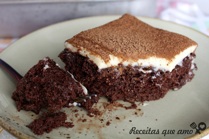 Bolo mousse de chocolate com leite em pó