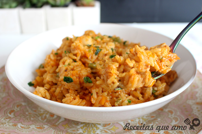Arroz com frango de uma panela só