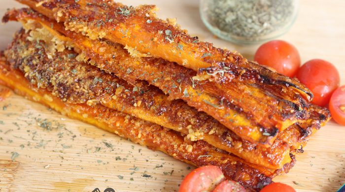 Cenoura assada com com alho e parmesão