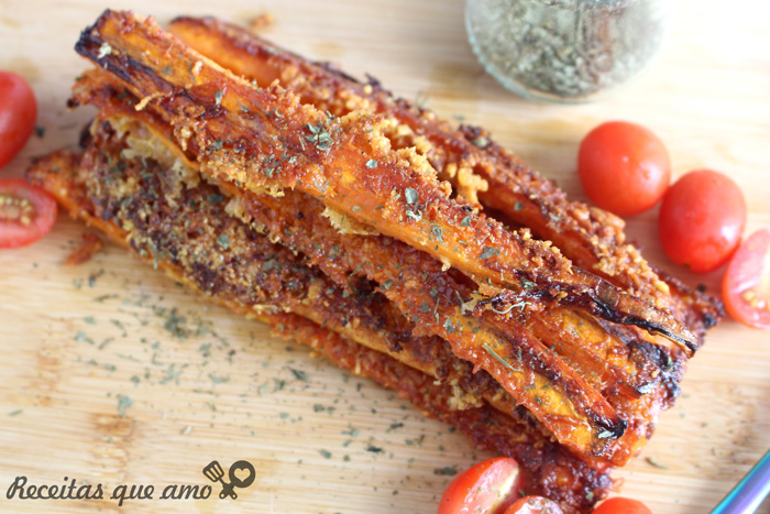 Cenoura assada com com alho e parmesão
