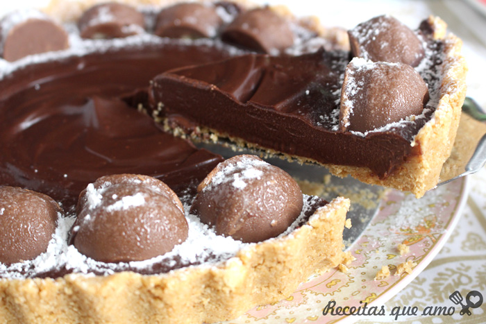 Torta de chocolate com 4 ingredientes Torta de chocolate com 4 ingredientes