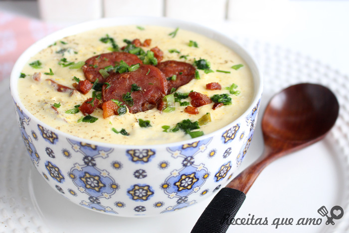 Creme de milho com bacon e calabresa