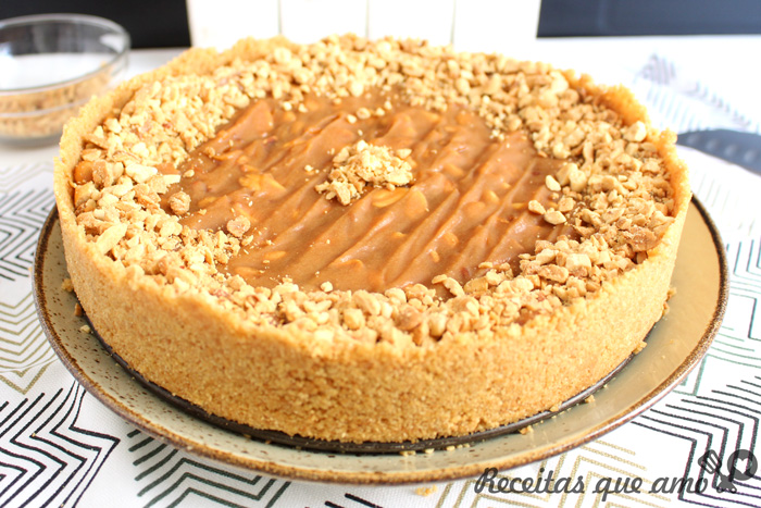 Torta de chocolate com amendoim Torta de chocolate com amendoim