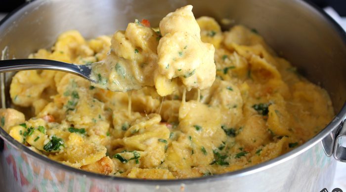 Macarrão com frango em uma panela só