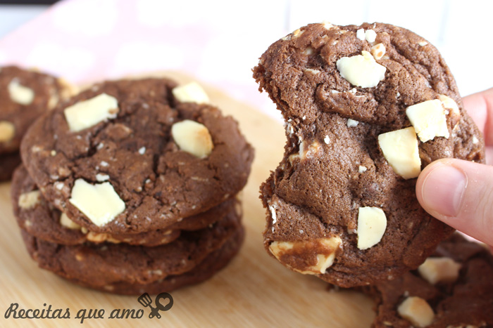 Cookie 2 chocolates