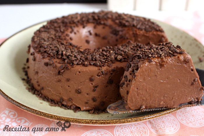 Brigadeirão sem forno e sem gelatina Brigadeirão sem forno e sem gelatina