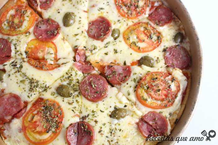 Pizza com massa de tapioca Pizza com massa de tapioca