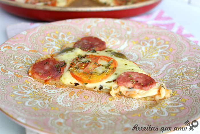 Pizza com massa de tapioca Pizza com massa de tapioca