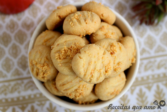 Biscoito de queijo com 4 ingredientes
