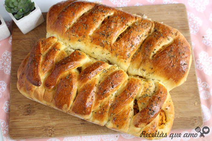 Pão recheado com frango cremoso Pão recheado com frango cremoso