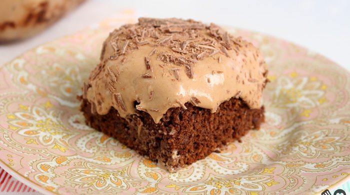 Bolo de chocolate com mousse de brigadeiro