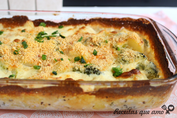 Gratinado de batata com brócolis Gratinado de batata com brócolis