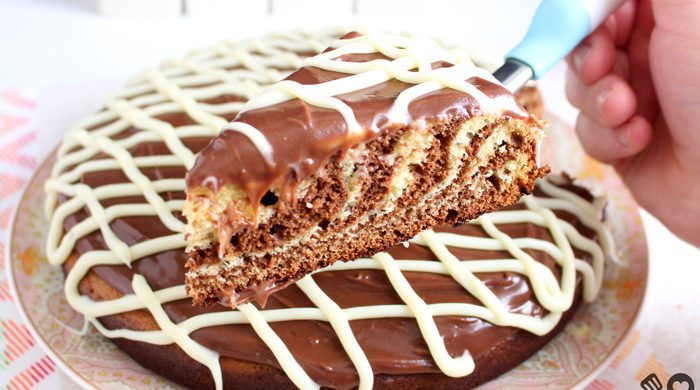 Bolo zebra de chocolate com baunilha