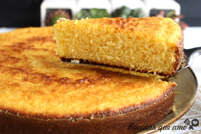 Bolo de milho com leite condensado