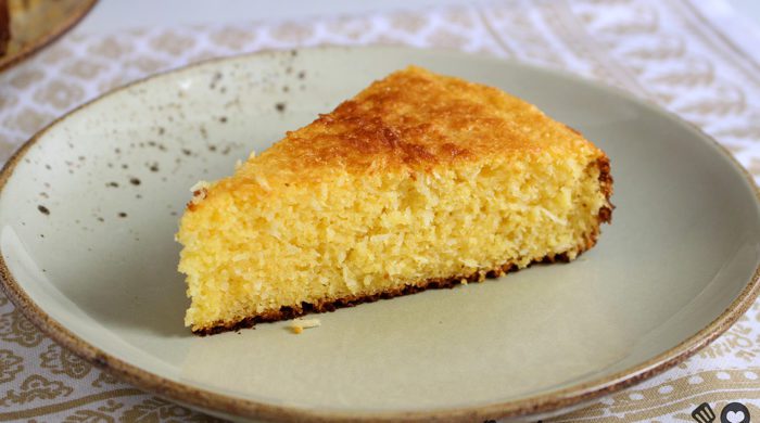 Bolo de milho com leite condensado