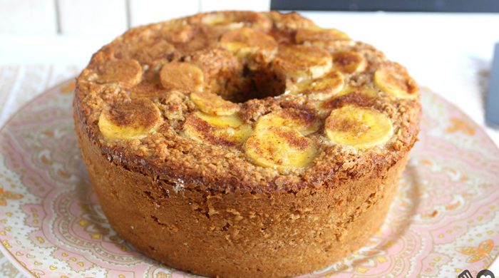 Bolo de banana com aveia