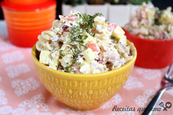 Salada de macarrão fácil e prática