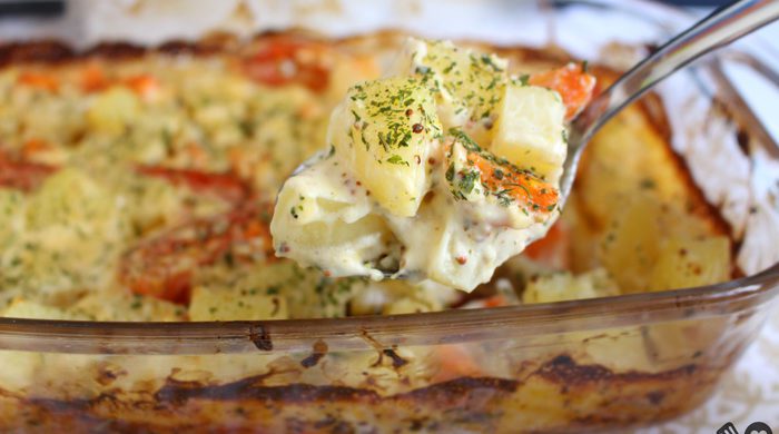 Assado de batata e legumes com maionese
