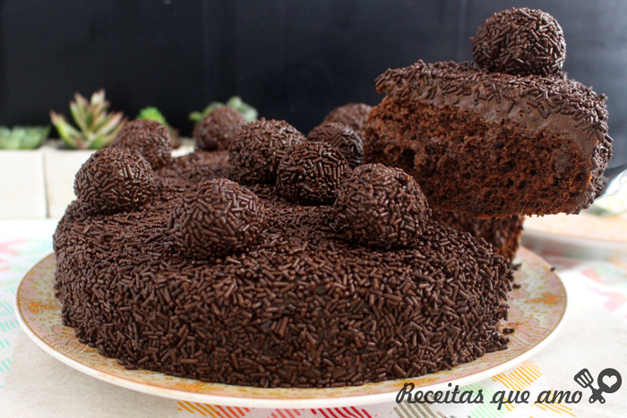Bolo de brigadeiro fácil