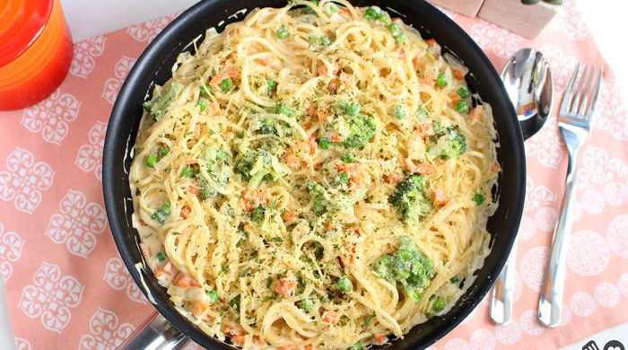 Macarrão cremoso com vegetais