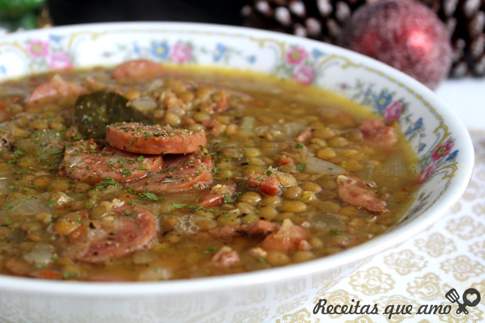 Lentilha com bacon e calabresa Lentilha com bacon e calabresa