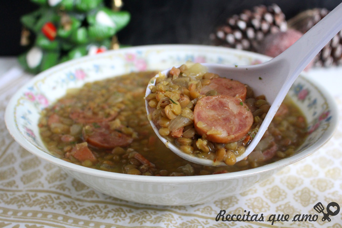 Lentilha com bacon e calabresa Lentilha com bacon e calabresa