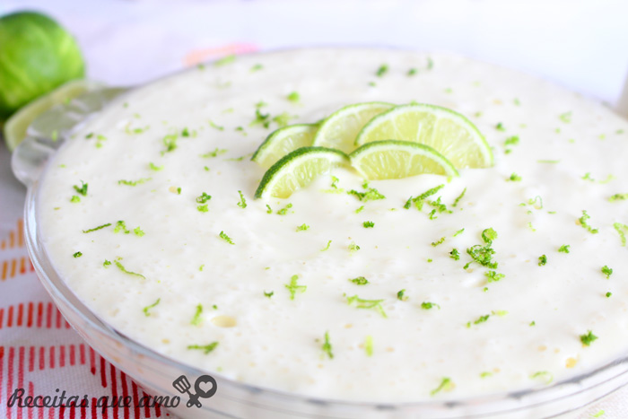 Mousse de limão com 3 ingredientes sem gelatina Mousse de limão com 3 ingredientes sem gelatina