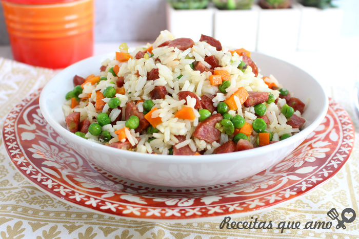 Arroz de calabresa rápido e fácil Arroz de calabresa rápido e fácil