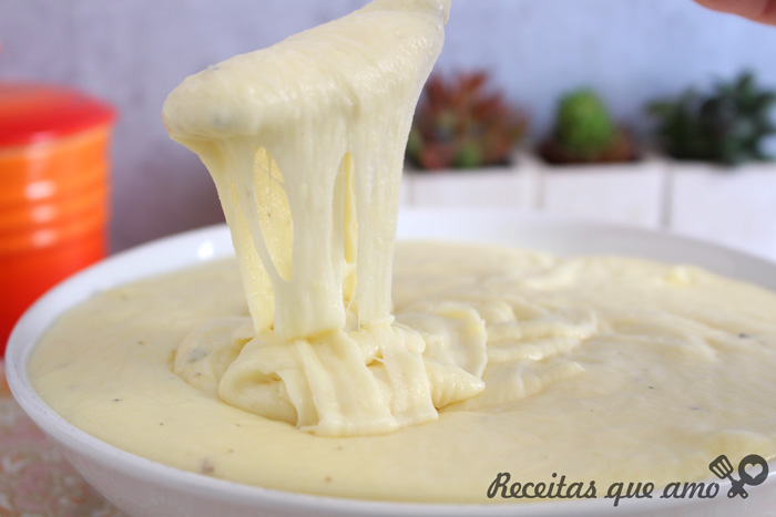 Aligot - Purê de batata com queijo
