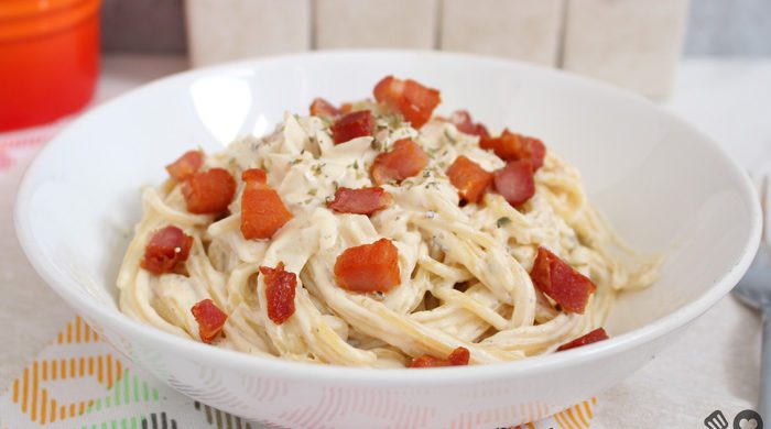 Macarrão cremoso com bacon