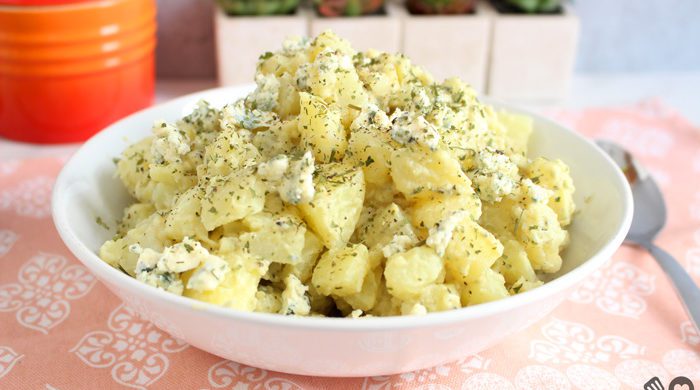 Salada de batata com gorgonzola