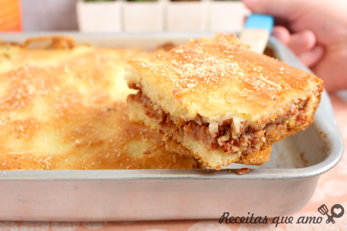 Torta de calabresa com catupiry