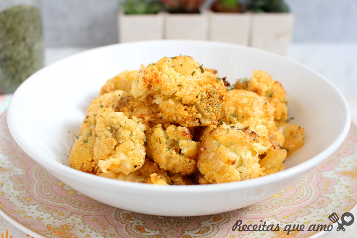 Couve-flor assada com parmesão