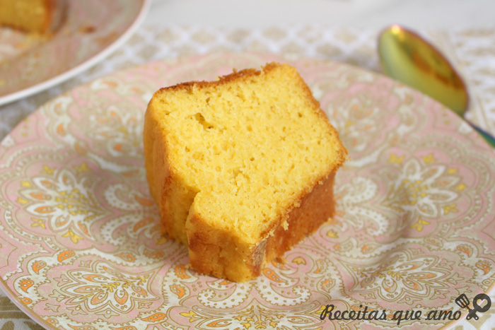 Bolo de milho no liquidificador
