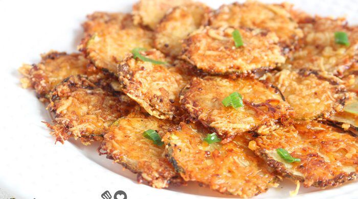 Chips de abobrinha com parmesão