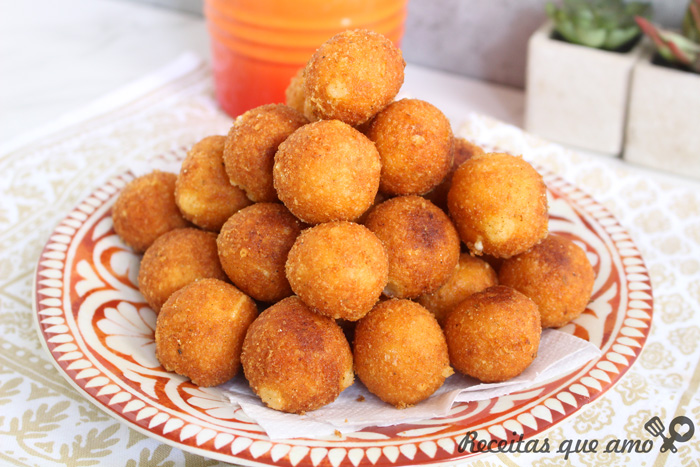 Bolinhas de queijo sem massa