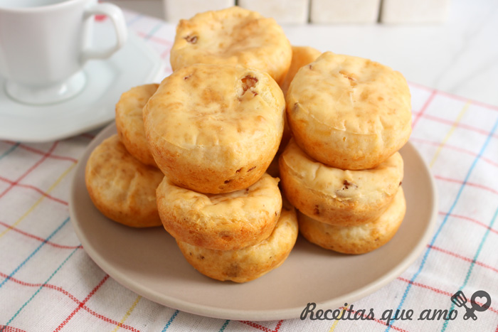 Pão de queijo de 4 ingredientes com bacon