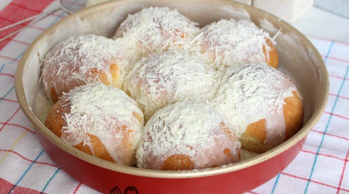 Pão doce de coco