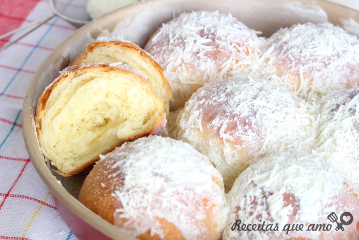 Pão doce de coco