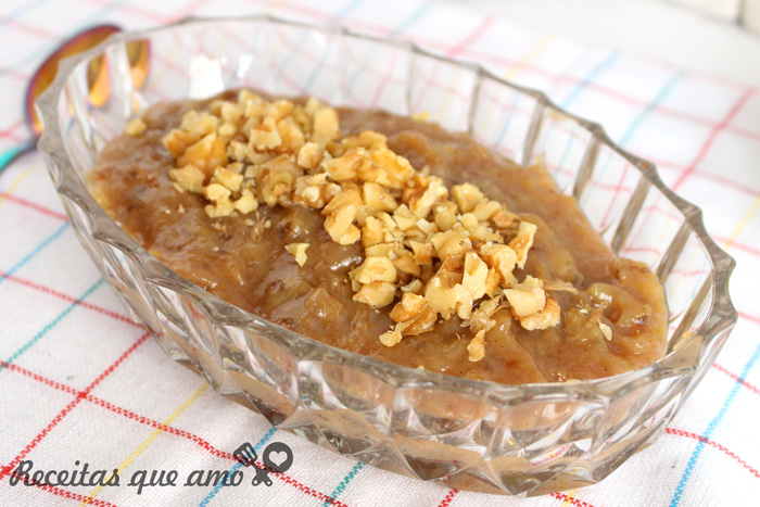 Doce de banana crocante