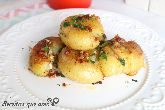 Batata ao murro na frigideira