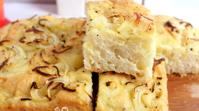 Focaccia de cebola com ervas