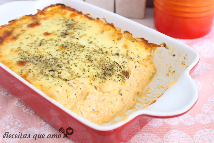 Frango cremoso gratinado Frango cremoso gratinado