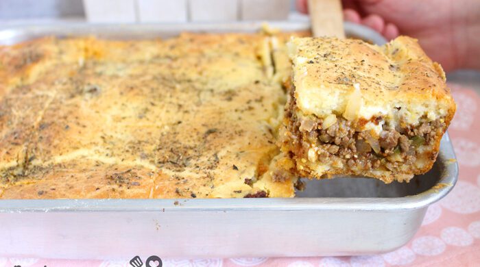 Torta de carne com massa fofinha