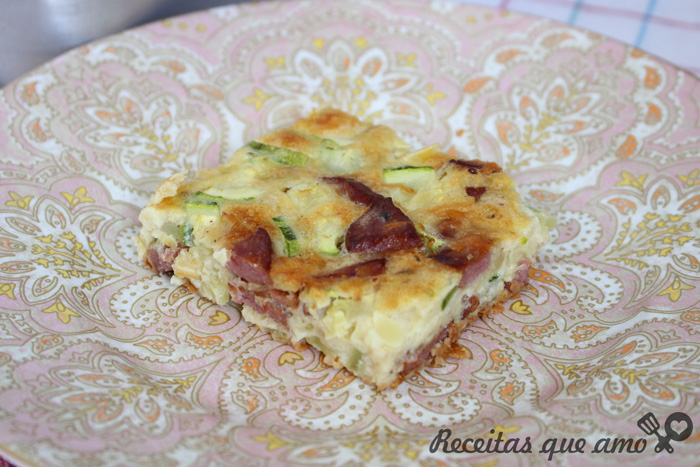 Torta de abobrinha com calabresa