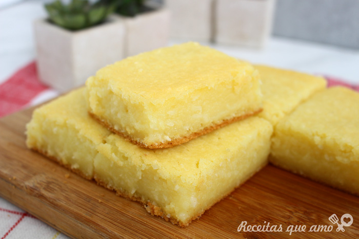 Bolo cremoso de mandioca