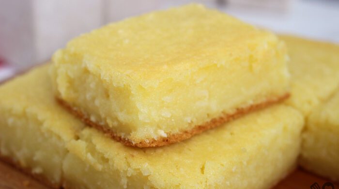 Bolo cremoso de mandioca