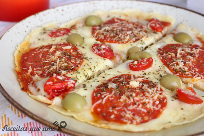 Pizza de frigideira com tapioca Pizza de frigideira com tapioca