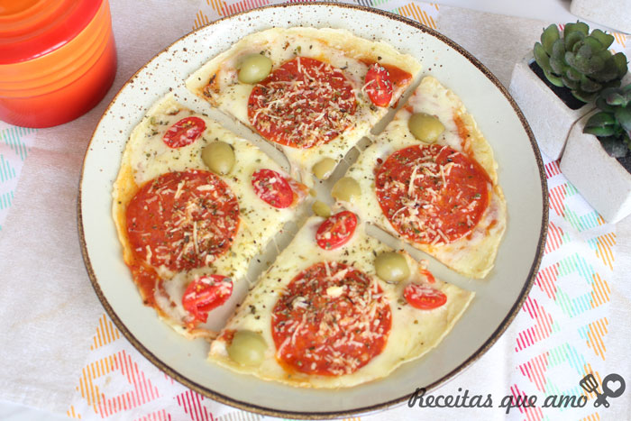 Pizza de frigideira com tapioca Pizza de frigideira com tapioca